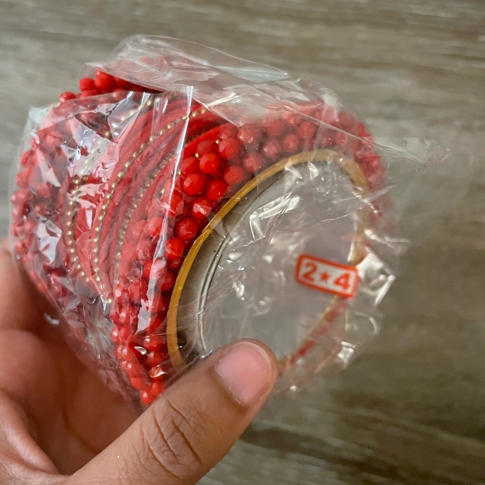 Red Bangles - bracelet